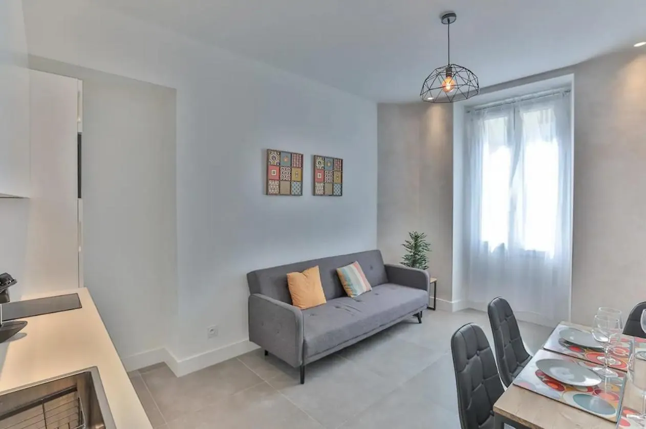 Cozy 2 Pieces, Emplacement Ideal - Wifi, Ac, 4Pers Nice 0*,  France